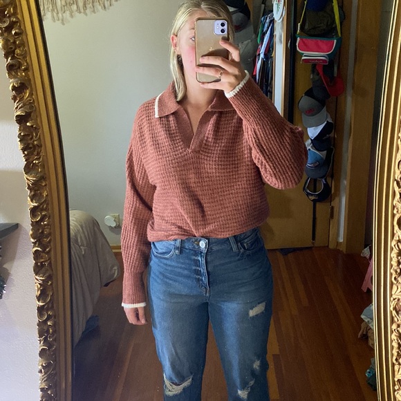 Collard sweater - Picture 3 of 3